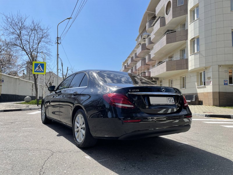 Mercedes E