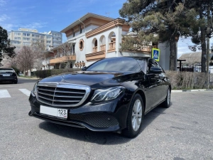 Mercedes E