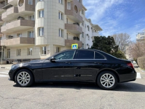 Mercedes E